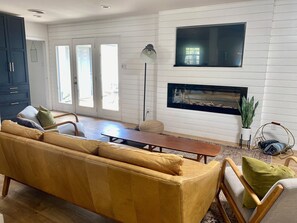 Smart TV, fireplace, table football, ping pong