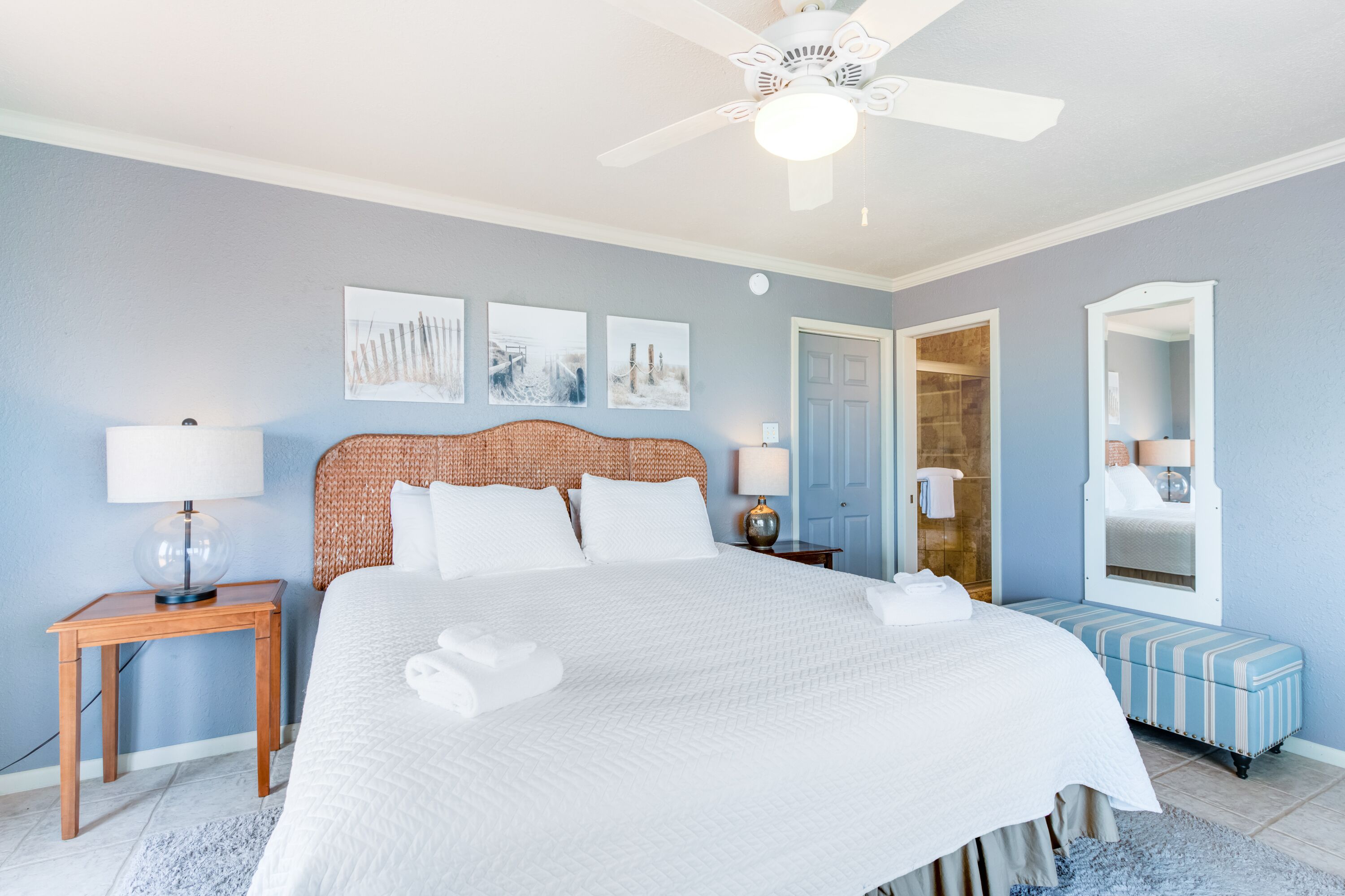 3 bedrooms, iron/ironing board, WiFi (free), bed sheets