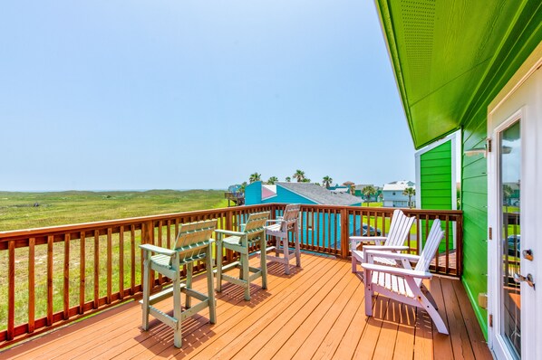 Property grounds - BEACH ACCESS! Lost Colony Villas Beach home with multiple relaxing outdoor deck (Port Aransas)