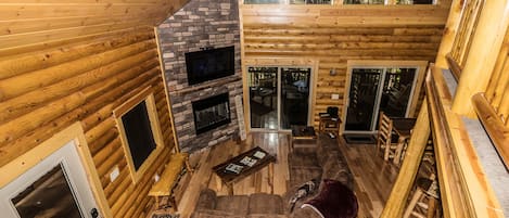 Smart TV, fireplace