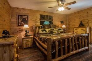 3 bedrooms, desk, iron/ironing board, free WiFi - Beautiful, 2 CreeksMeet, SuperFast Free WiFi, NFL Sunday, Arcade, Fishing&2Pools (Sevierville)