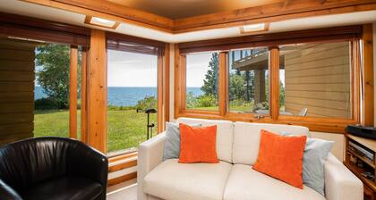 One bedroom condo with panoramic views of Lake Superior.