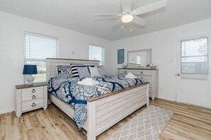 5 bedrooms, desk, iron/ironing board, travel cot