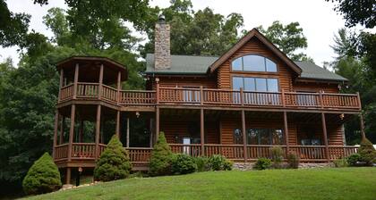 Luxueux Cedar Bear Lodge nouvellement inscrit sur VRBO! SUPER ENDROIT!