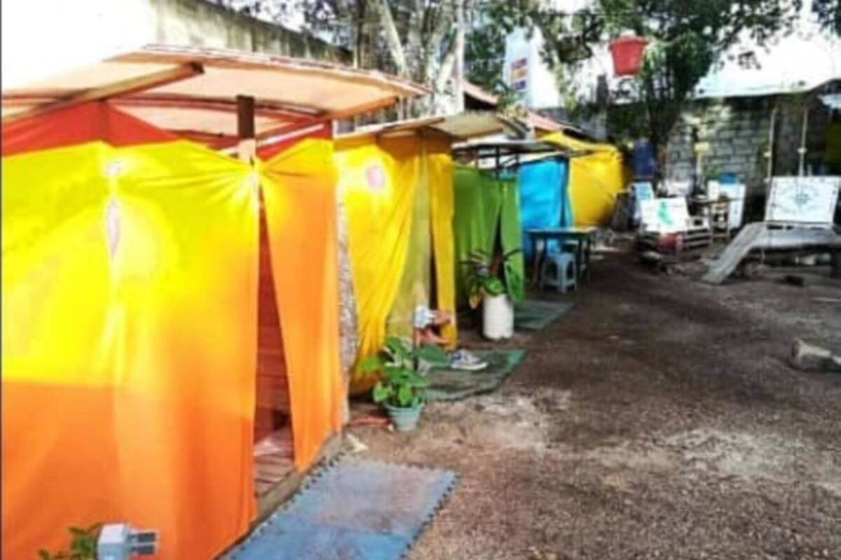 Minibar, free WiFi, bed sheets