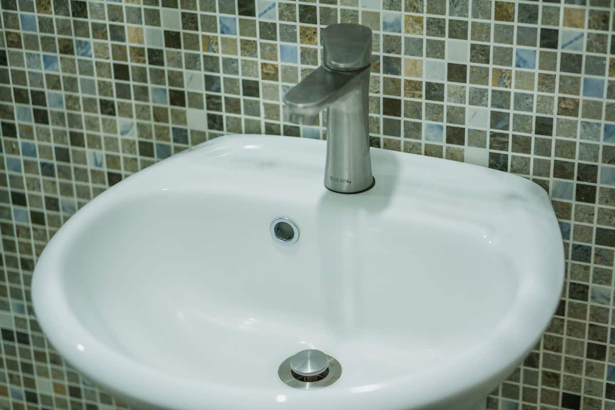 Double Room | Bathroom sink