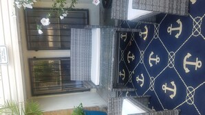 Executive Apartment | Courtyard - Riverview Apartments 15 mins to NYC (Jersey City)