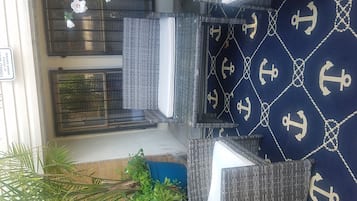 Executive Apartment | Courtyard