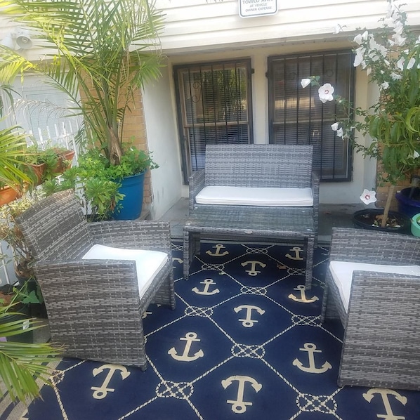 Porch - Riverview Apartments 15 mins to NYC (Jersey City)