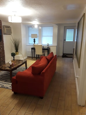 Flat-screen TV - Riverview Apartments 15 mins to NYC (Jersey City)