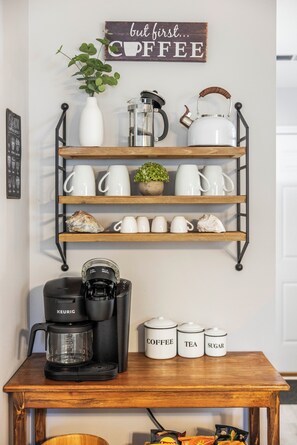 Interior - A Real Southern Charm- Dog Friendly- less than 3 miles to Carolina Beach (Wilmington)