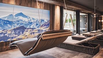 Sauna, hot tub, steam room, body treatments, hot stone massages