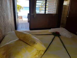In-room safe, individually decorated, free cots/infant beds, bed sheets - Pension Raita (Ahe)