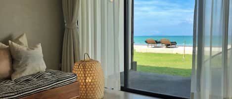 Single Room, 1 Bedroom, Ocean View | Living area | Smart TV