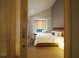 Quarto solteiro, 1 quarto, vista para o oceano | Roupas de cama premium, cofres nos quartos, escrivaninha