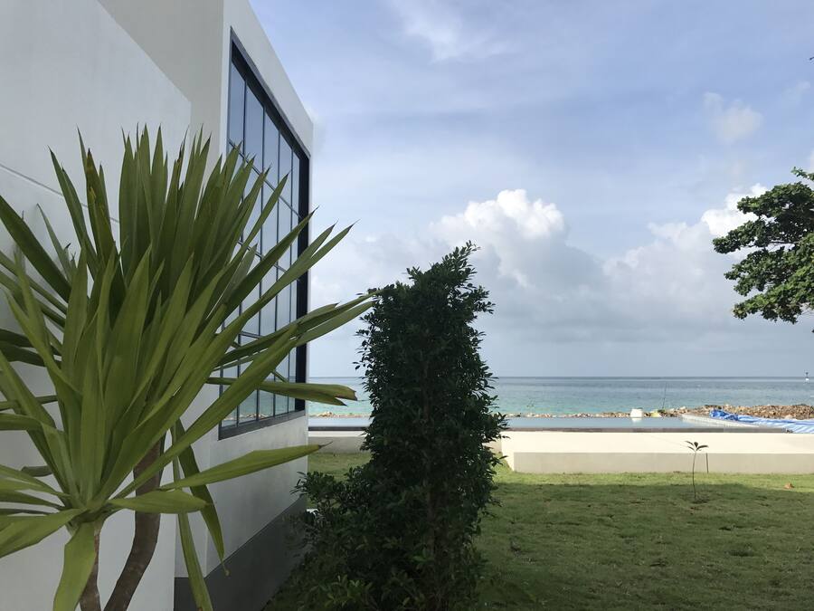 Beach/ocean view