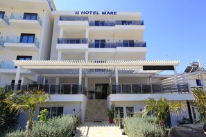 Front of property - Hotel Mare (Ksamil)