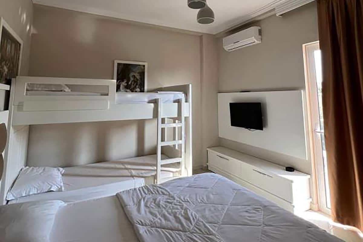 Quadruple Room, Balcony | Free WiFi