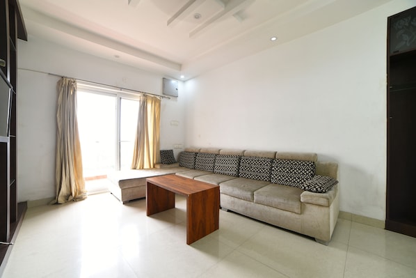 Lobby sitting area - Hitech Shilparamam Guest House (Hyderabad)
