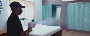 Family Apartment, 3 Bedrooms, City View | Hypo-allergenic bedding, down comforters, memory foam beds, in-room safe - Hitech Shilparamam Guest House (Hyderabad)
