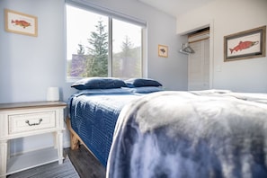 1 bedroom, WiFi, bed sheets - Amazing views on a quiet street just outside of Seward, AK (Seward)