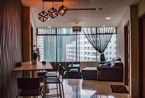 40-inch Smart TV with premium TV channels, TV, Netflix - Vortex at KLCC by VS (Kuala Lumpur)