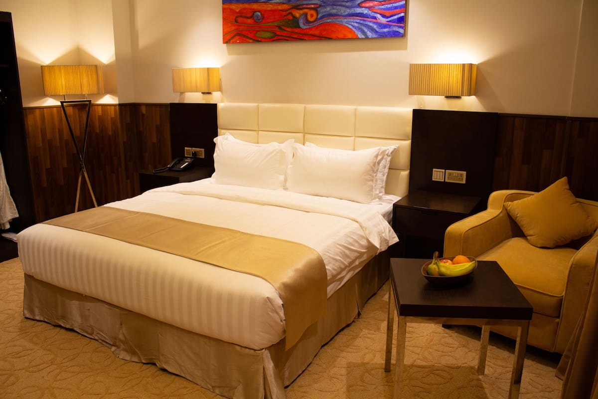 standard double or twin room, 1 large single bed | 1 bedroom, minibar, in-room safe, individually decorated