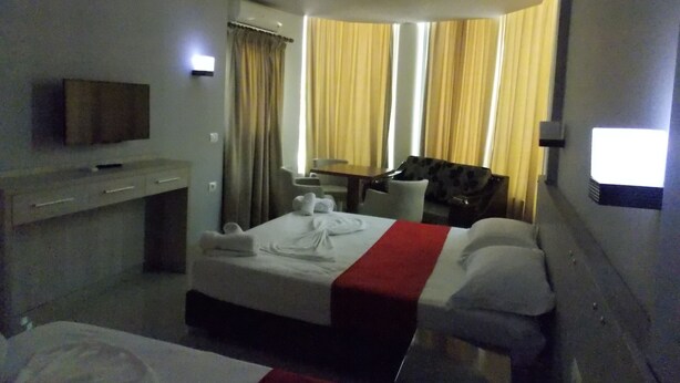 Habitación triple, balcón | Wifi gratis