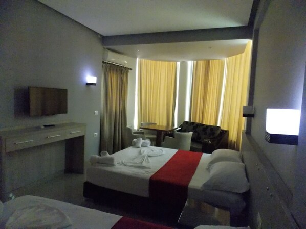 Triple Room, Balcony