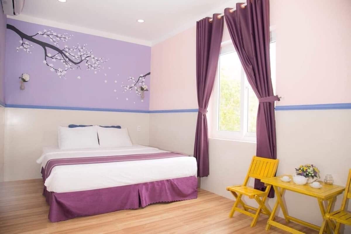 Kamer, 1 twee- of 2 eenpersoonsbedden | Een minibar, een bureau, geluiddichte muren, gratis wifi
