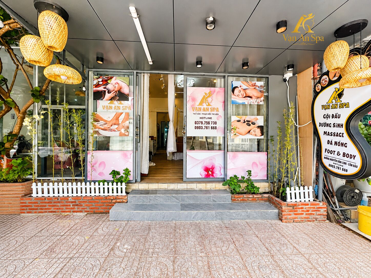 Couples treatment room(s), sauna, steam room, body treatments