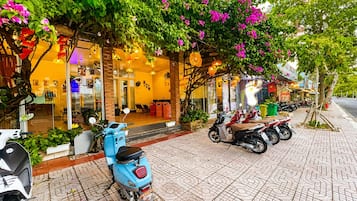 Mặt tiền nơi lưu trú