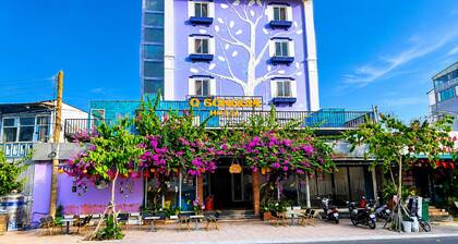 Q Song Chi Con Dao Hotel