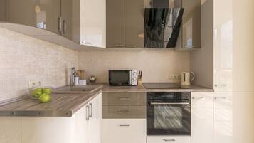 Design-Apartment, Nichtraucher | Eigene Küche | Großer Kühlschrank, Mikrowelle, Herdplatte, Geschirrspüler