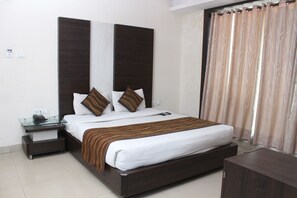 Superior Double or Twin Room, 1 King Bed, Accessible, Smoking | Soundproofing, free WiFi, wheelchair access - Hotel Galaxy (Prayagraj)