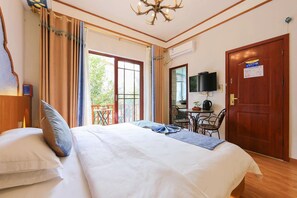 Habitación Confort doble | Escritorio, cortinas opacas, sistema de insonorización y wifi gratis