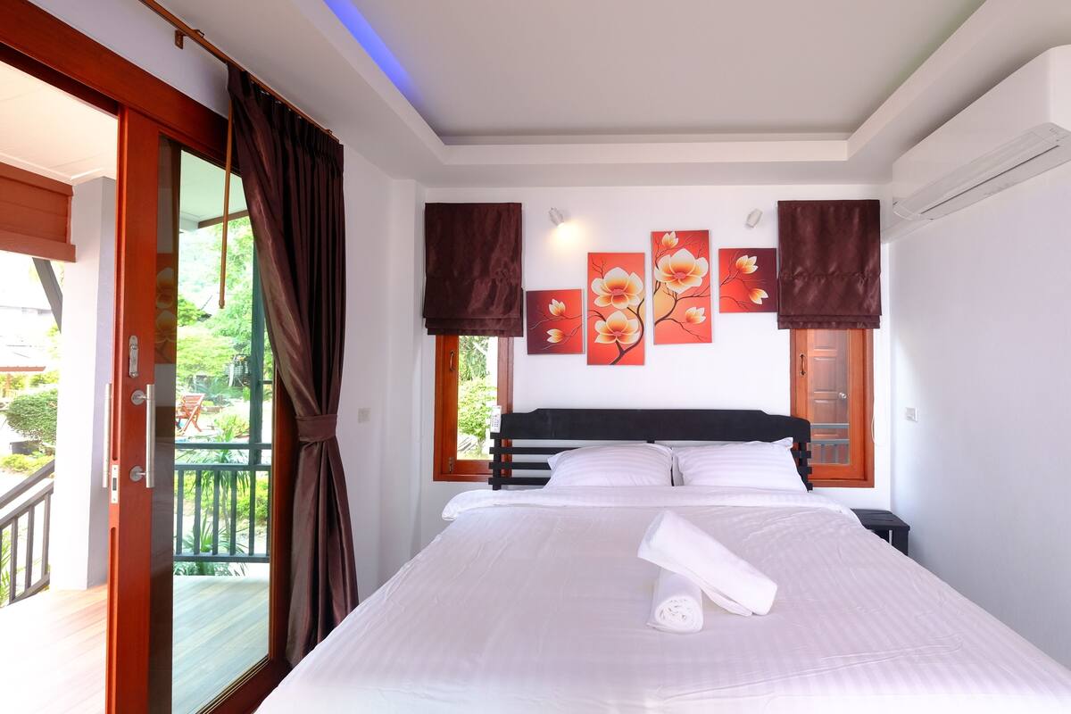 Beachfront Bungalow | Rideaux d’obscurcissement, lit d’appoint (supplément)