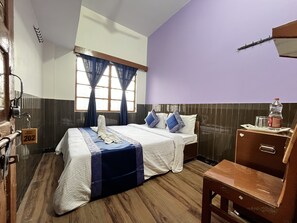 Basic-Doppel- oder -Zweibettzimmer