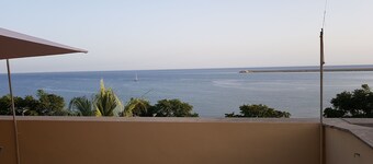 Precious Holiday Home 3