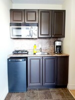 Standard Room, 1 King Bed | Private kitchenette | Mini-fridge, microwave, paper towels