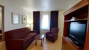 Habitación económica, 1 cama doble | Decoración individual, mobiliario individual, cortinas opacas