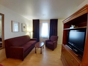 Phòng Economy, 1 giường đôi | Trang trí khác biệt, trang bị nội thất với thiết kế riêng biệt 