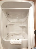 Family Double or Twin Room, Multiple Beds, Kitchenette | Private spa tub