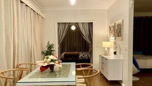 บ้านพักสำหรับครอบครัว, หลายเตียง, วิวสวนหย่อม | กาแฟและ/หรือเครื่องทำกาแฟ