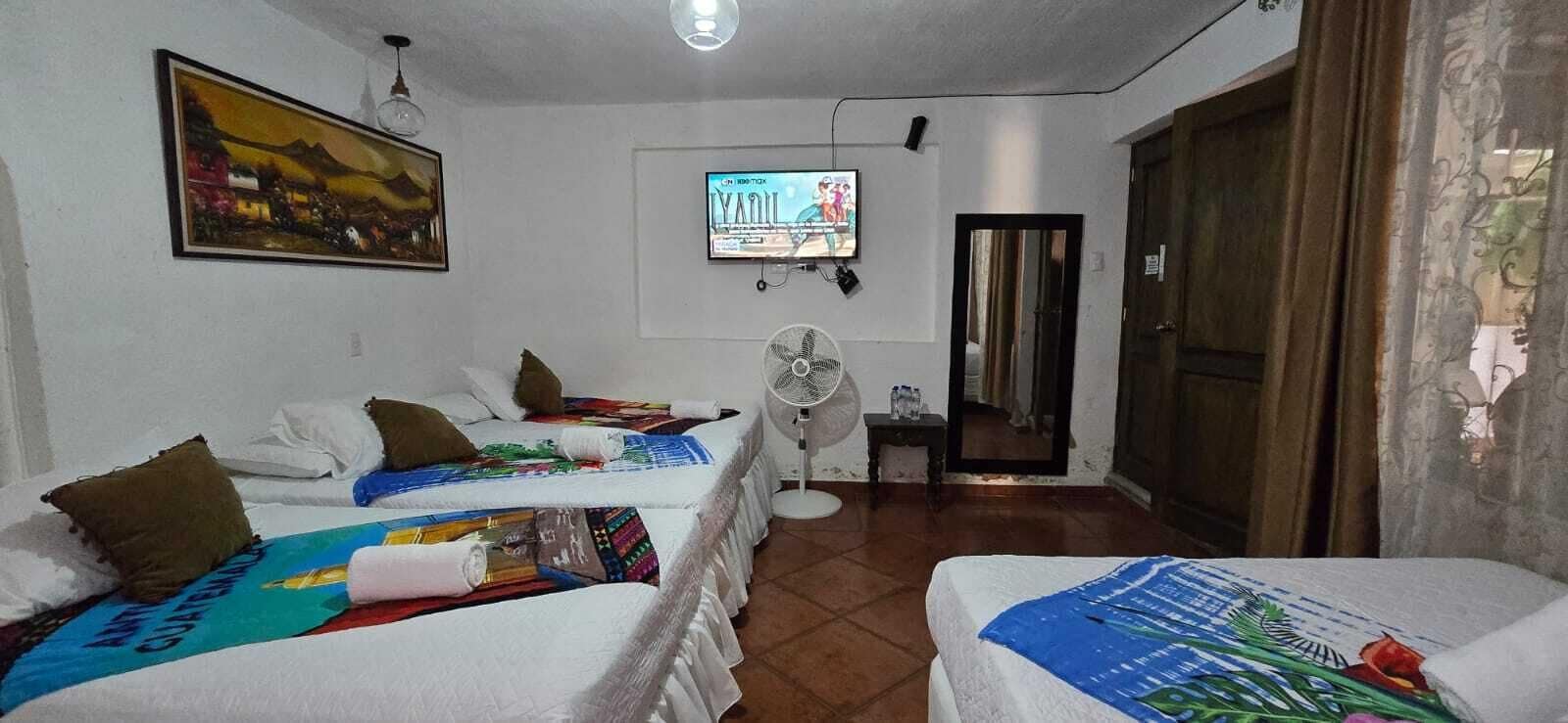 Habitación familiar (#1) | Sistema de insonorización, wifi gratis, ropa de cama
