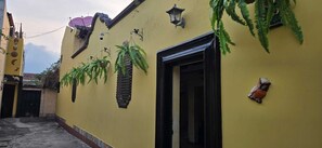 Interior entrance - Hotel Real Antigua (Antigua Guatemala)