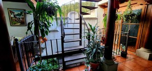 Room (#5) | Living area | TV - Hotel Real Antigua (Antigua Guatemala)
