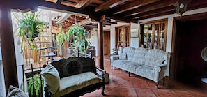 Room (#9) | Living area | TV