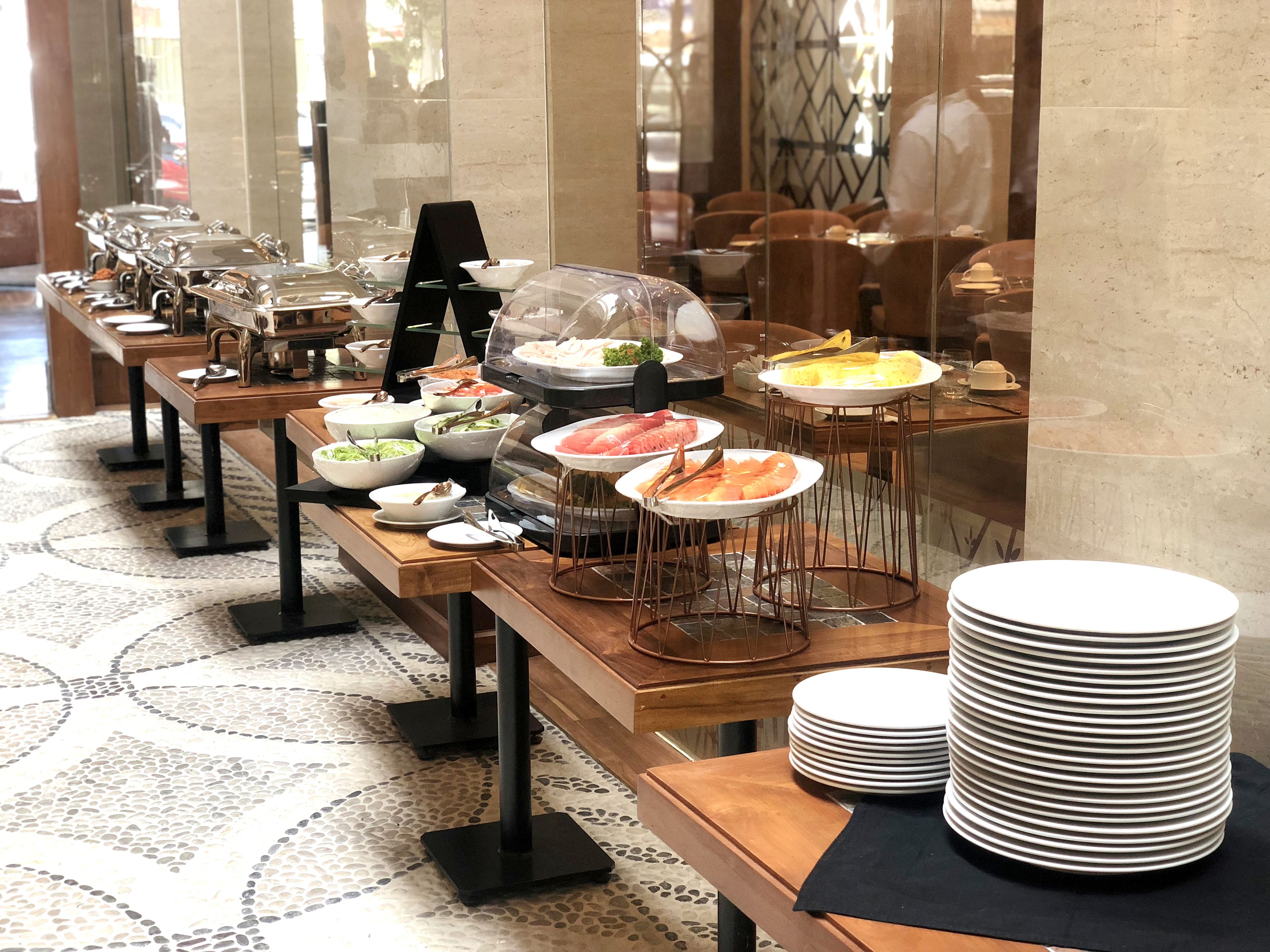 daily buffet breakfast (usd 15 per person)
