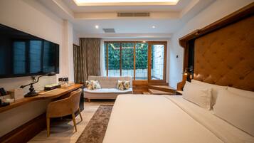 Plunge Pool Suite | 1 bedroom, Egyptian cotton sheets, premium bedding, pillow-top beds